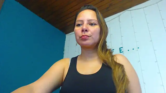camila delarosa online show from 01/21/25, 01:22