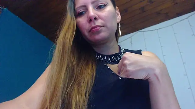 camila delarosa online show from 02/01/25, 01:30