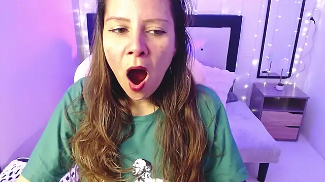 camila delarosa online show from 07/17/26, 05:51