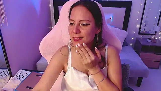 camila delarosa online show from 07/28/26, 06:20