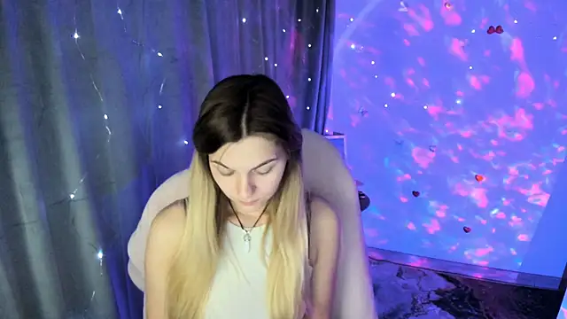 Sweet me  online show from 11/20/25, 01:22