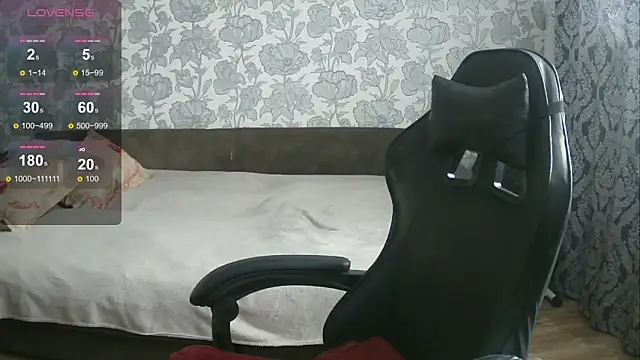 Snapshot of Sabrina_Poison chatting on 12/20/24, 09:21 Sabrina Poison online show from 12/20/24, 09:21