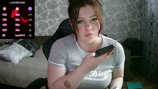 Snapshot of Sabrina_Poison chatting on 02/01/25, 09:43 Sabrina Poison online show from 02/01/25, 09:43