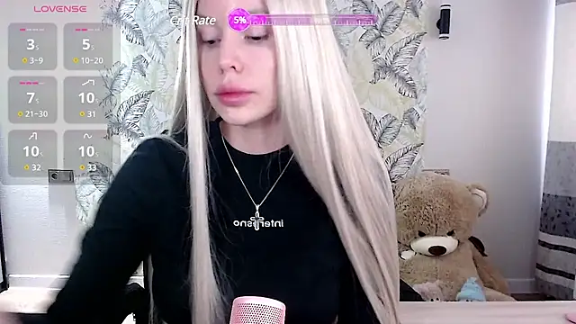 Snapshot of Marmalade_Fox chatting on 03/03/25, 06:48 Marmalade Fox online show from 03/03/25, 06:48