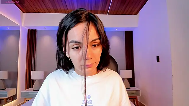 Snapshot of martina_mancini chatting on 05/11/26, 12:33 martina mancini online show from 05/11/26, 12:33