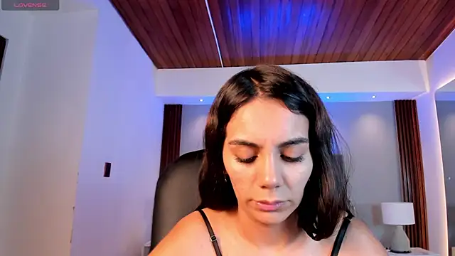 Snapshot of martina_mancini chatting on 05/11/26, 04:04 martina mancini online show from 05/11/26, 04:04