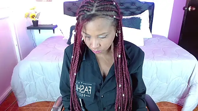 Snapshot of Dominik_girl chatting on 03/23/25, 06:16 Dominik girl online show from 03/23/25, 06:16