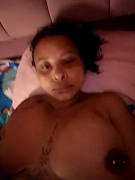 Snapshot of Dominik_girl chatting on 09/15/25, 09:26 Dominik girl online show from 09/15/25, 09:26