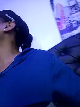 Snapshot of Dominik_girl chatting on 09/16/25, 07:04 Dominik girl online show from 09/16/25, 07:04