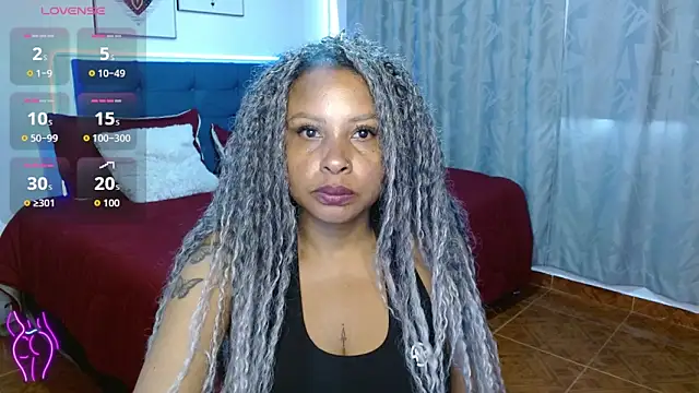 Snapshot of Dominik_girl chatting on 10/15/25, 07:25 Dominik girl online show from 10/15/25, 07:25