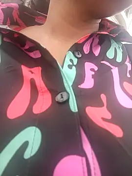 Snapshot of Dominik_girl chatting on 10/20/25, 07:03 Dominik girl online show from 10/20/25, 07:03