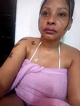 Snapshot of Dominik_girl chatting on 11/27/25, 08:22 Dominik girl online show from 11/27/25, 08:22