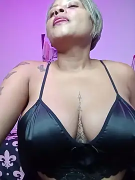 Snapshot of Dominik_girl chatting on 02/20/26, 06:26 Dominik girl online show from 02/20/26, 06:26