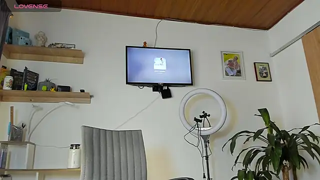 manucute 23  online show from 11/02/25, 02:30