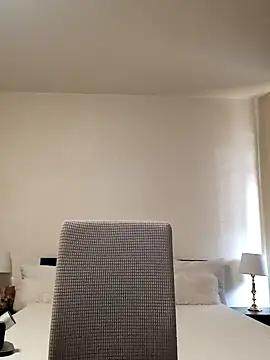 GiseleReine online show from 02/11/25, 08:58