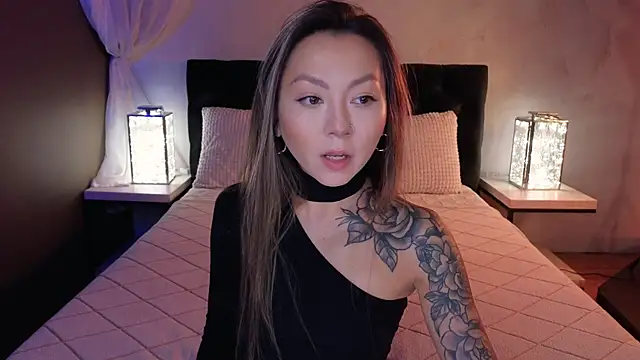 Snapshot of im_casey chatting on 10/23/25, 06:02 im casey online show from 10/23/25, 06:02