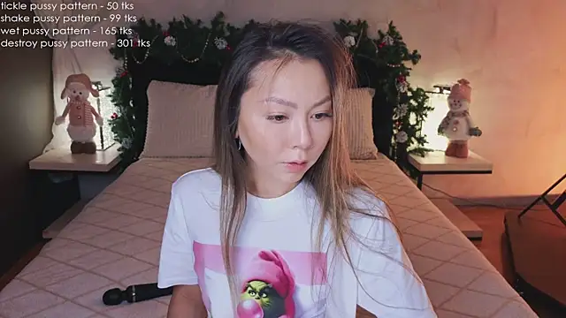 Snapshot of im_casey chatting on 12/21/25, 09:00 im casey online show from 12/21/25, 09:00