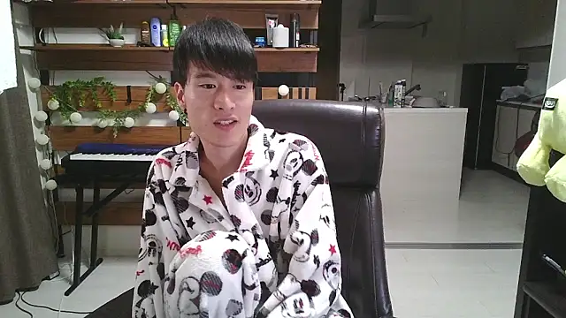 Snapshot of IroManager chatting on 10/25/25, 01:40 IroManager online show from 10/25/25, 01:40