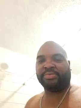 Snapshot of Sny- chatting on 10/17/25, 02:26 Sny- online show from 10/17/25, 02:26