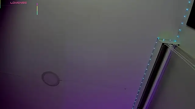 Oriana Guzman online show from 02/18/26, 12:17