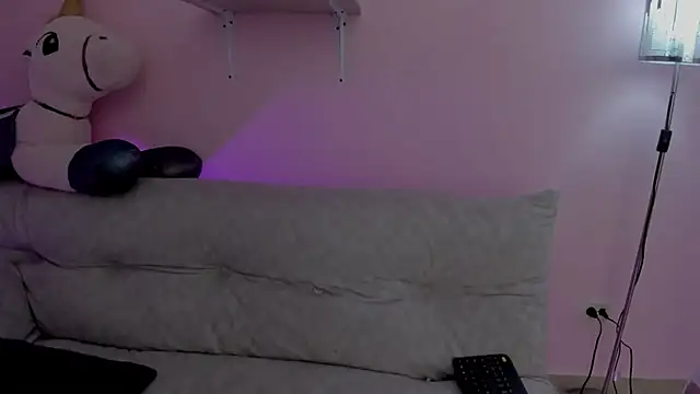 Oriana Guzman online show from 04/28/26, 05:34