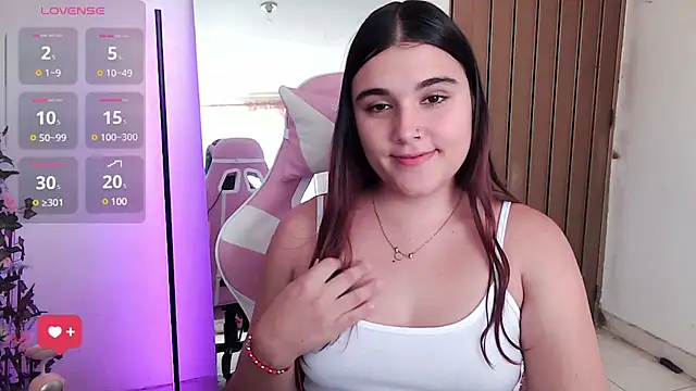 Snapshot of Magic-Smilee chatting on 02/08/25, 02:38 Magic-Smilee online show from 02/08/25, 02:38