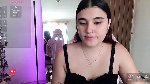 Snapshot of Magic-Smilee chatting on 02/12/25, 03:05 Magic-Smilee online show from 02/12/25, 03:05