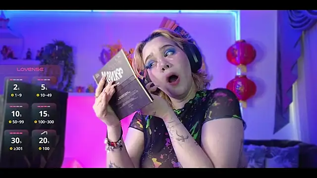 albaismynameX online show from 11/12/25, 12:27