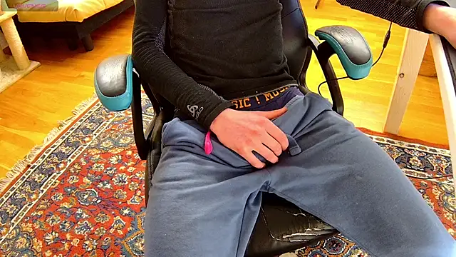 Snapshot of yourbrittyboy69 chatting on 02/05/25, 08:57 yourbrittyboy69 online show from 02/05/25, 08:57