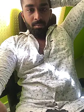 Snapshot of Handsomehunk_4U chatting on 12/10/24, 05:39 Handsomehunk 4U online show from 12/10/24, 05:39