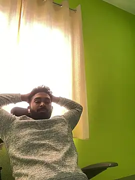 Snapshot of Handsomehunk_4U chatting on 12/11/24, 07:53 Handsomehunk 4U online show from 12/11/24, 07:53