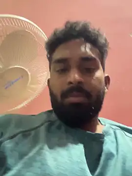 Snapshot of Handsomehunk_4U chatting on 12/12/24, 05:37 Handsomehunk 4U online show from 12/12/24, 05:37