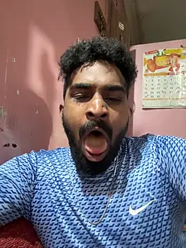 Snapshot of Handsomehunk_4U chatting on 12/13/24, 04:16 Handsomehunk 4U online show from 12/13/24, 04:16