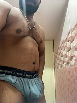 Snapshot of Handsomehunk_4U chatting on 12/14/24, 03:04 Handsomehunk 4U online show from 12/14/24, 03:04