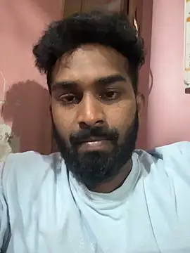 Snapshot of Handsomehunk_4U chatting on 12/17/24, 05:26 Handsomehunk 4U online show from 12/17/24, 05:26