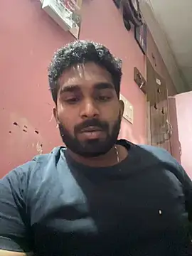 Snapshot of Handsomehunk_4U chatting on 01/05/25, 05:30 Handsomehunk 4U online show from 01/05/25, 05:30