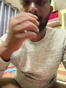 Snapshot of Handsomehunk_4U chatting on 02/03/25, 12:25 Handsomehunk 4U online show from 02/03/25, 12:25