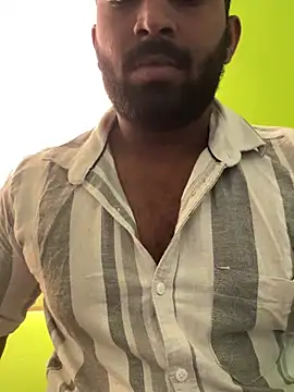 Snapshot of Handsomehunk_4U chatting on 02/04/25, 03:44 Handsomehunk 4U online show from 02/04/25, 03:44