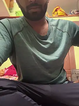 Snapshot of Handsomehunk_4U chatting on 02/16/25, 03:04 Handsomehunk 4U online show from 02/16/25, 03:04