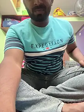 Snapshot of Handsomehunk_4U chatting on 02/17/25, 01:21 Handsomehunk 4U online show from 02/17/25, 01:21