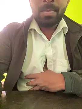 Snapshot of Handsomehunk_4U chatting on 02/25/25, 06:47 Handsomehunk 4U online show from 02/25/25, 06:47