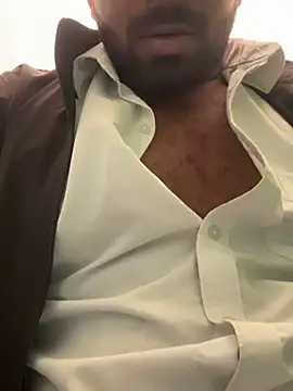 Snapshot of Handsomehunk_4U chatting on 02/25/25, 12:45 Handsomehunk 4U online show from 02/25/25, 12:45