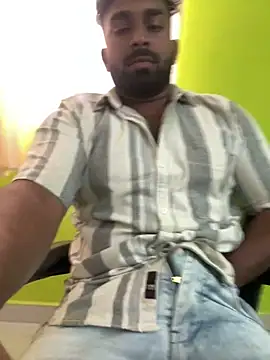 Snapshot of Handsomehunk_4U chatting on 02/27/25, 08:50 Handsomehunk 4U online show from 02/27/25, 08:50