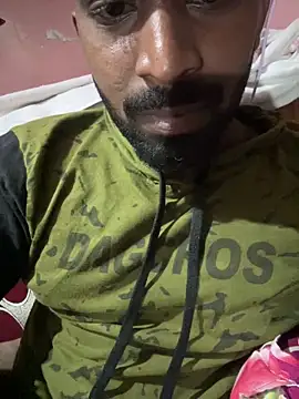 Snapshot of Handsomehunk_4U chatting on 03/12/25, 06:00 Handsomehunk 4U online show from 03/12/25, 06:00