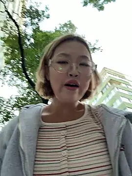 Snapshot of Aiko_Yumi chatting on 07/17/26, 06:46 Aiko Yumi online show from 07/17/26, 06:46