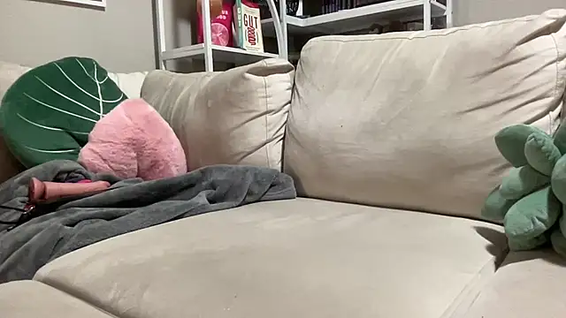 Snapshot of NatalieKneals chatting on 12/31/24, 07:20 NatalieKneals online show from 12/31/24, 07:20