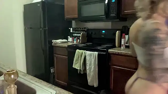 Snapshot of NatalieKneals chatting on 02/11/25, 07:02 NatalieKneals online show from 02/11/25, 07:02