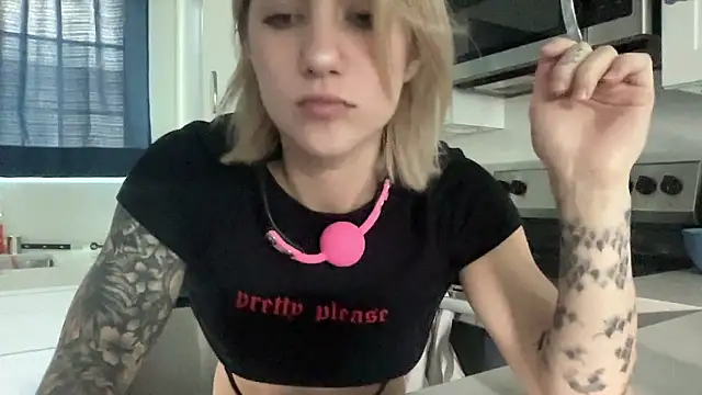 NatalieKneals online show from 01/05/26, 08:01