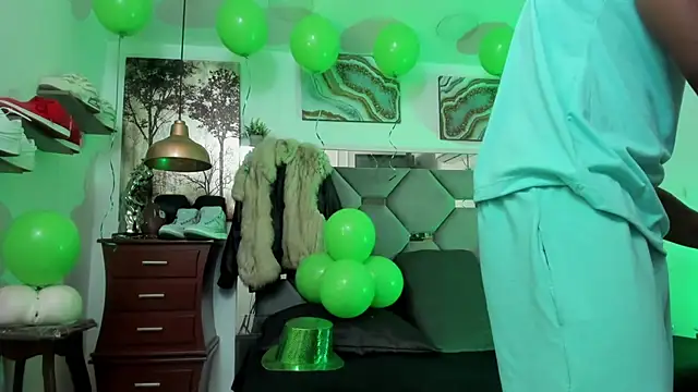 Snapshot of KING_FIT chatting on 03/18/25, 11:41 KING FIT online show from 03/18/25, 11:41