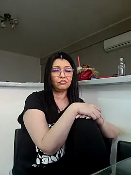 Snapshot of Milf_Abigail chatting on 02/20/25, 05:44 Milf Abigail online show from 02/20/25, 05:44